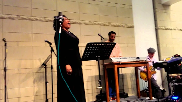 Cathy Curry open for Lady Zee concert