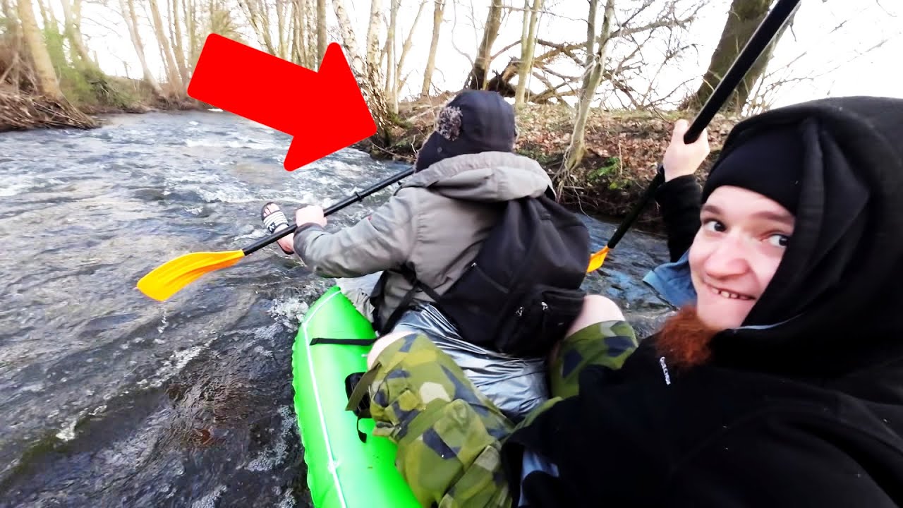 PLÖTZLICH FÄLLT ER INS KALTE WASSER! - DUMME BOOTSTOUR im WINTER mit 10€-KINDERSCHLAUCHBOOT