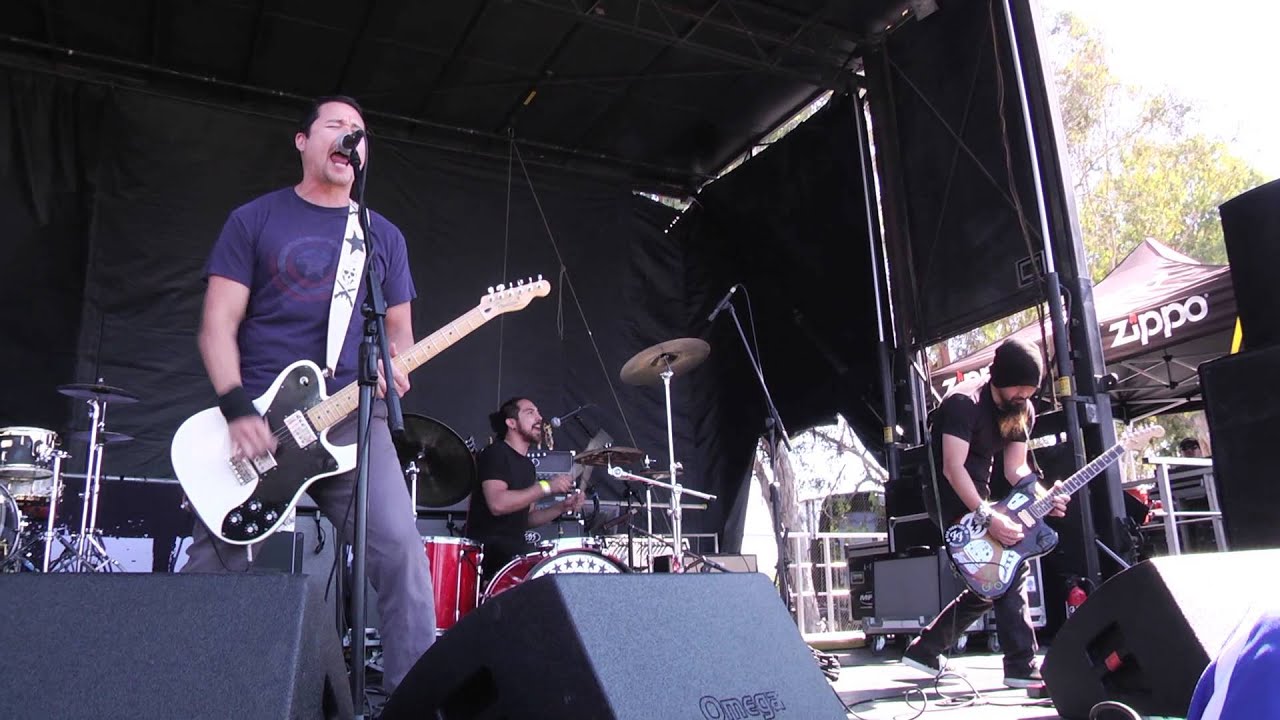 ernie ball 10 46 2013 UPROAR Battle Of The Bands, Irvine, CA Winner: Eyeshine