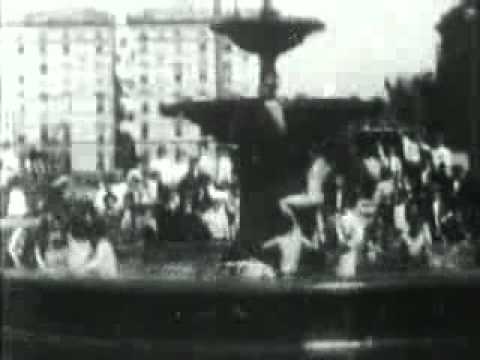 Eastside Urchins Bathing in a Fountain 1903