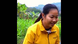 A Single Mother Visits Her Friends House To Der A Letter