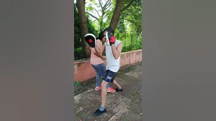 Shifu Zhao Hui's Students Practicing Street Combat...