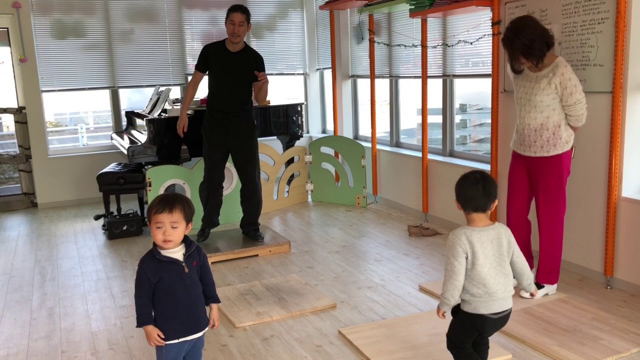 ひまわりの約束 英語バージョン 子どものリトミック 外国人講師の英語とリズムで Youtube