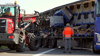 VN24 - Unconventional unloading a truck with Land Rover parts after accident