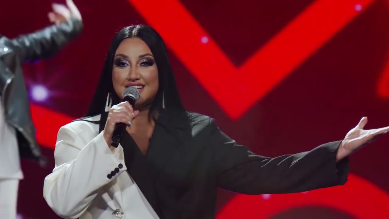 Лариса Гордьера и Вероника Белозерова с песней «Учат в школе» в государственном кремлевском дворце. 