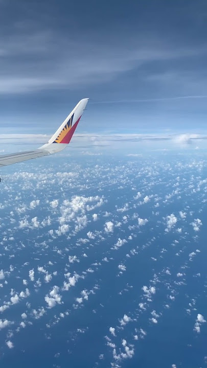 Pesawat terbang lewat di arah berlawanan #shorts #airplaine #viral #skyline #clouds