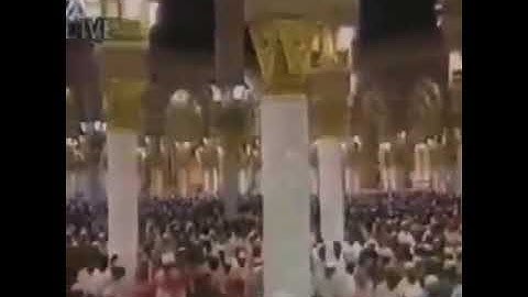 {{ أَلَمْ تَرَ أَنَّ اللَّهَ خَلَقَ السَّمَاوَاتِ وَالْأَرْضَ بِالْحَقِّ ۚ...}} القارئ محمد أيوب