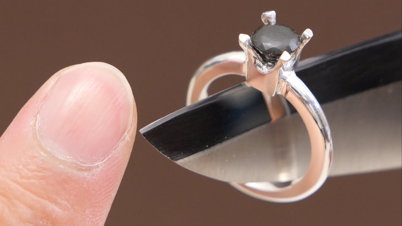人間の爪を1年間集めて作った婚約指輪