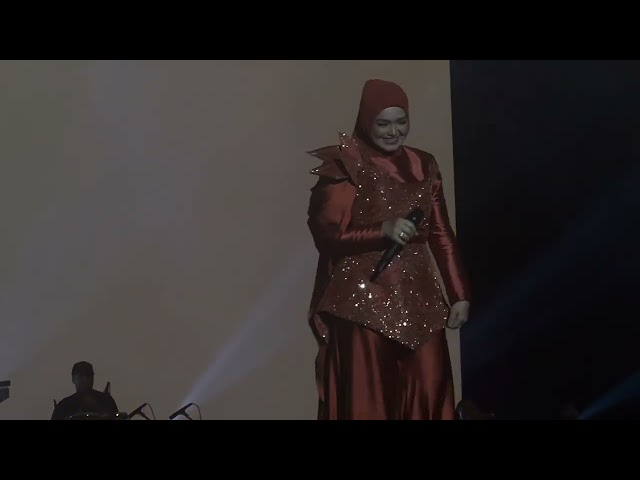 Dato’ Sri Siti Nurhaliza - Sehebat Matahari (Loop Music Festival 2024) class=