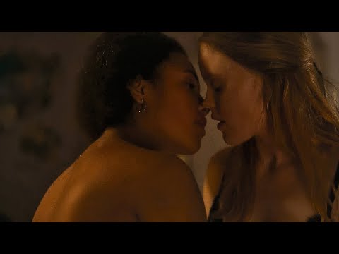 Chosen Season 1 First kiss - Emma and Marie