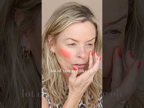 How I apply a Coral Blush to give a sunkissed look #makeup ☀️