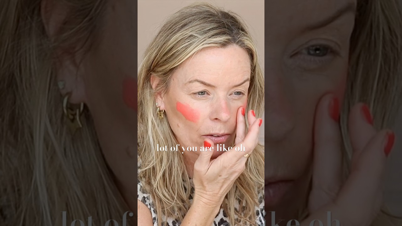 How I apply a Coral Blush to give a sunkissed look #makeup ☀️