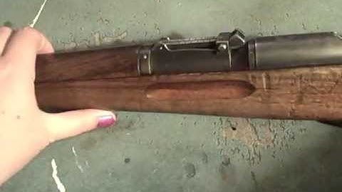 How to Use the Sights on an Old Rifle