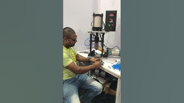 #Semi Automatic Pnuematic Plastic Injection Molding Machine