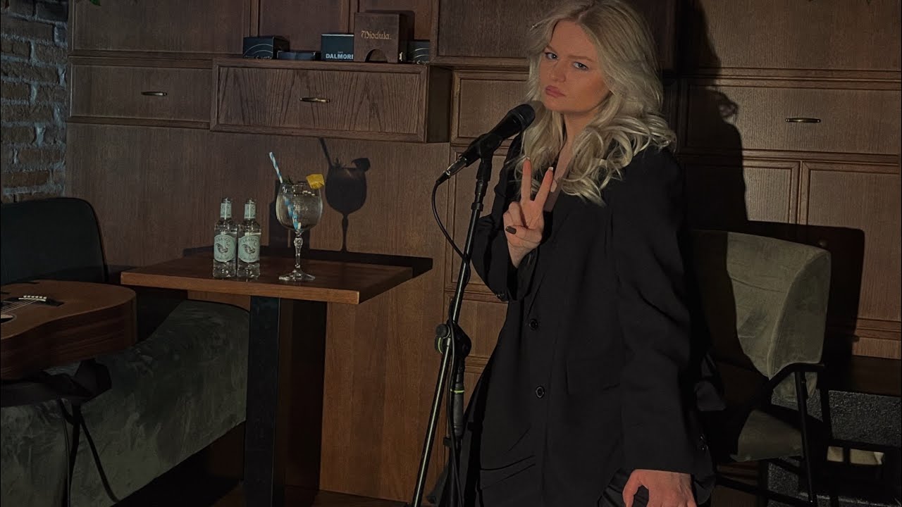 laurakojapjeva - BALKAN MASHUP (Jellyfish In Space)