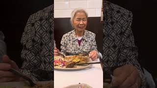 Cả Nhà Đi Ăn Món Ăn Trung Đông Ở Atlanta