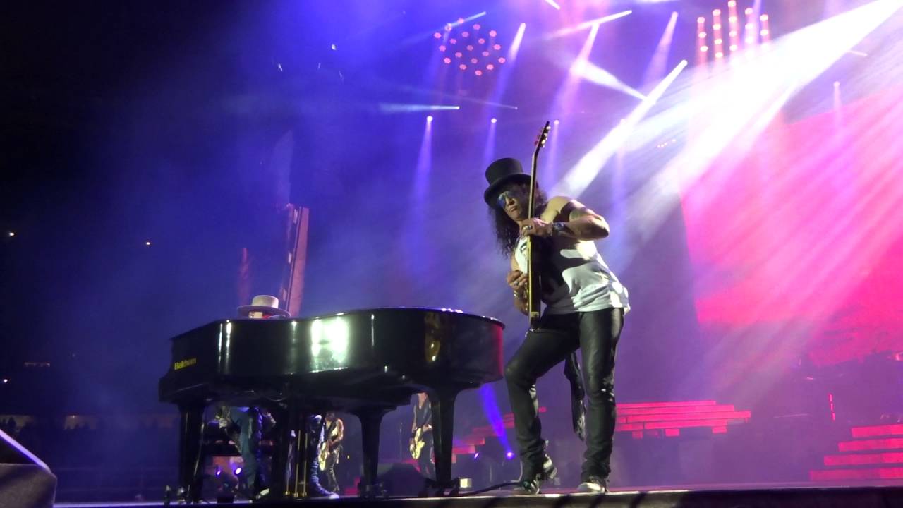 GUNS N' ROSES - SLASH GUITAR SOLO - THE FORUM 11-25-2017 