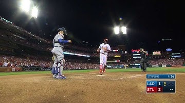Fowler belts a go-ahead solo homer in 8th