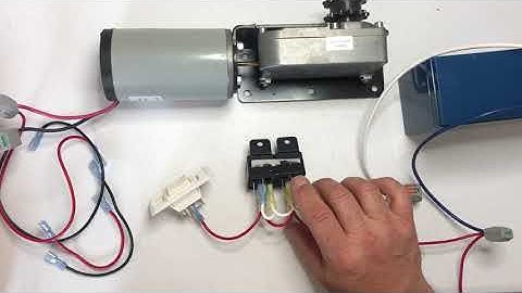 Reversing Polarity with two relays￼