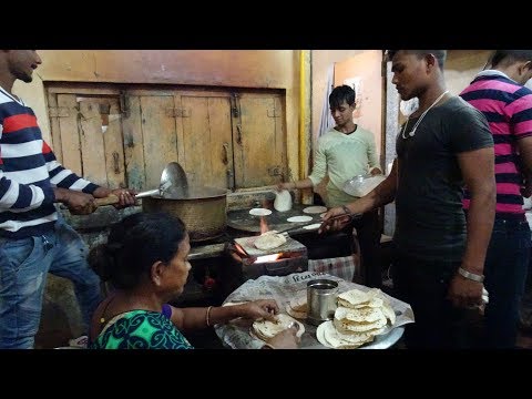 Very Fast Chapati Making Action + Gujarati Thali at Balaji Dining Hall, Bardoli, Gujarat, India 2018