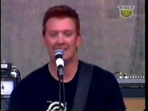 Queens of the Stone Age - The Lost Art of Keeping a Secret live @ Werchter 2002