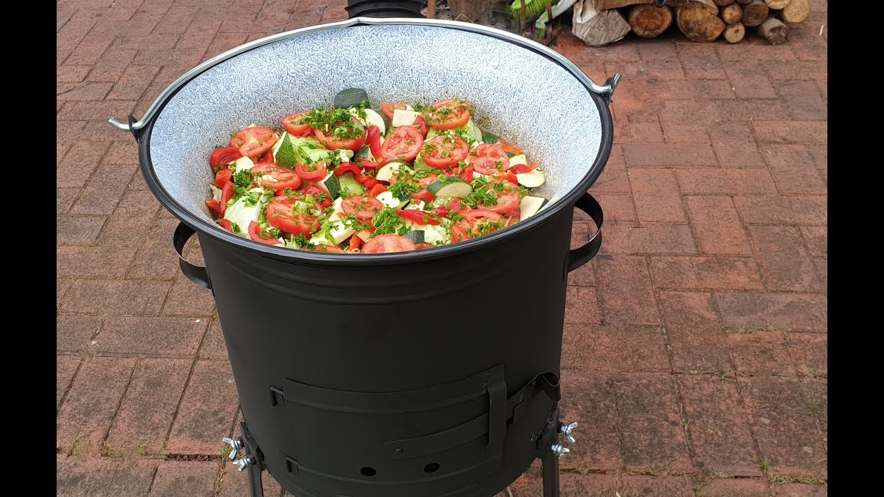 Готовлю с мужем обед на новой печке в казане ! - YouTube