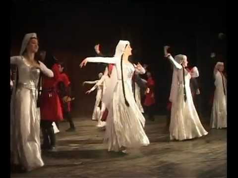 შ.დადიანის სახ. დრამატულ თეატრში..