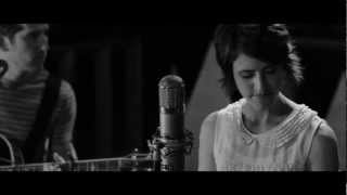 Miniatura del video "JJ Heller - Come Back To Me (Acoustic Performance)"