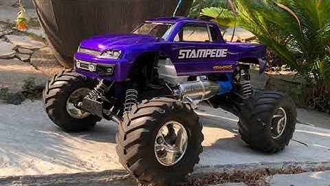 Vintage Traxxas Nitro Stampede Driving Around With New Duratrax Candy Purple Paint!