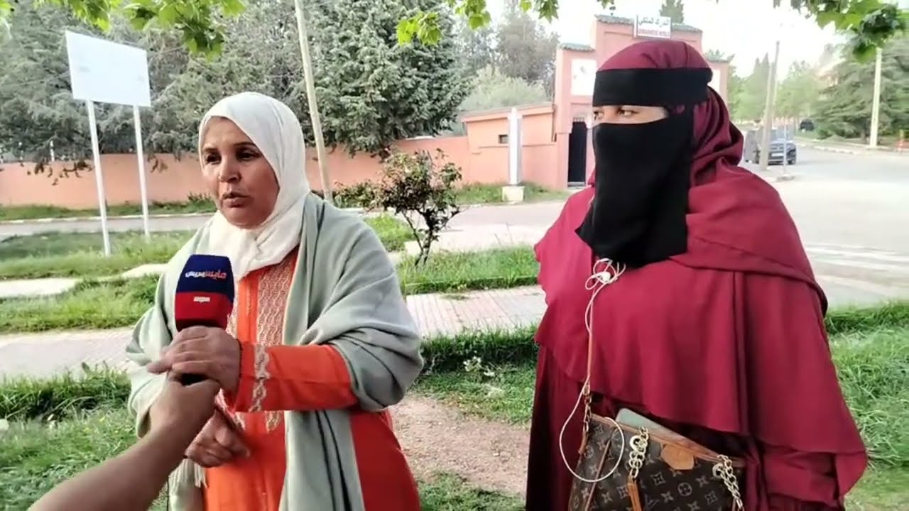مباشرة من امام الدرك الملكي بأزرو لحضة خروج مي يطو