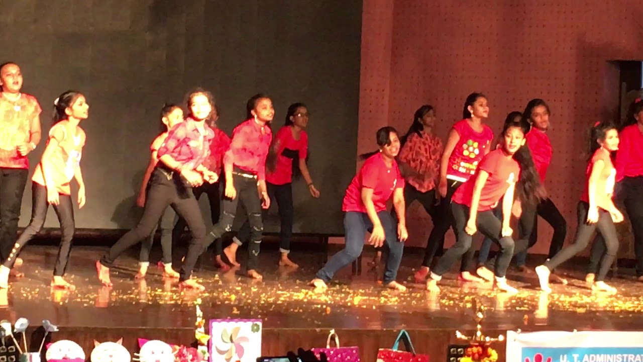 Bal Bhavan 2018 western Dance - YouTube