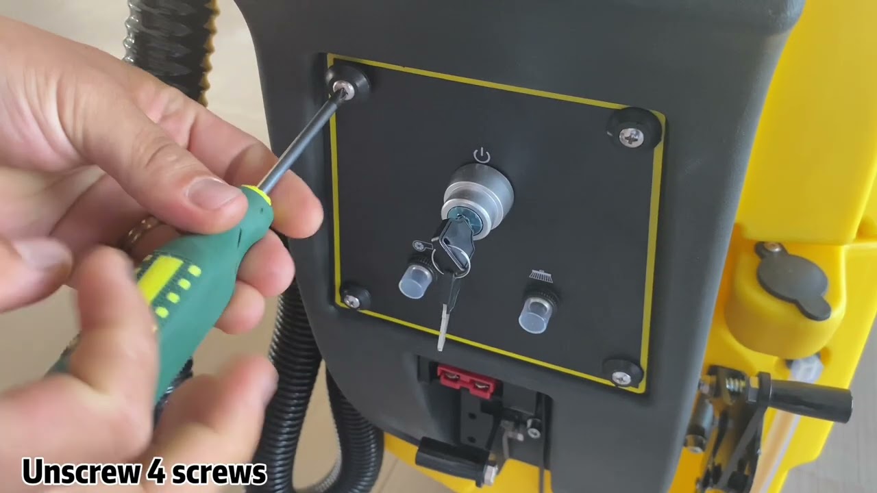 Maintenance of battery-powered, self-propelled floor scrubber, Cute26SP with traction drive 26" path