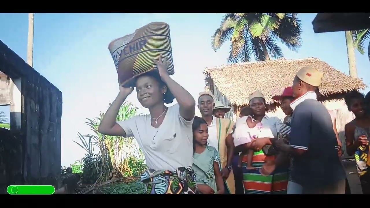 D' Akôry GÉLIN  - Mangataka tso-drano 