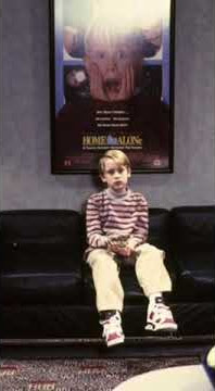 Status wa- home alone •lonely