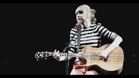 Taylor Swift - Begin Again (Live at the Red Tour - DVD)