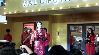 Download lagu Cara Lupakanmu by Gisel di Mall Ciputra Citraland Cara Lupakanmu by Gisel di Mall Ciputra Citraland