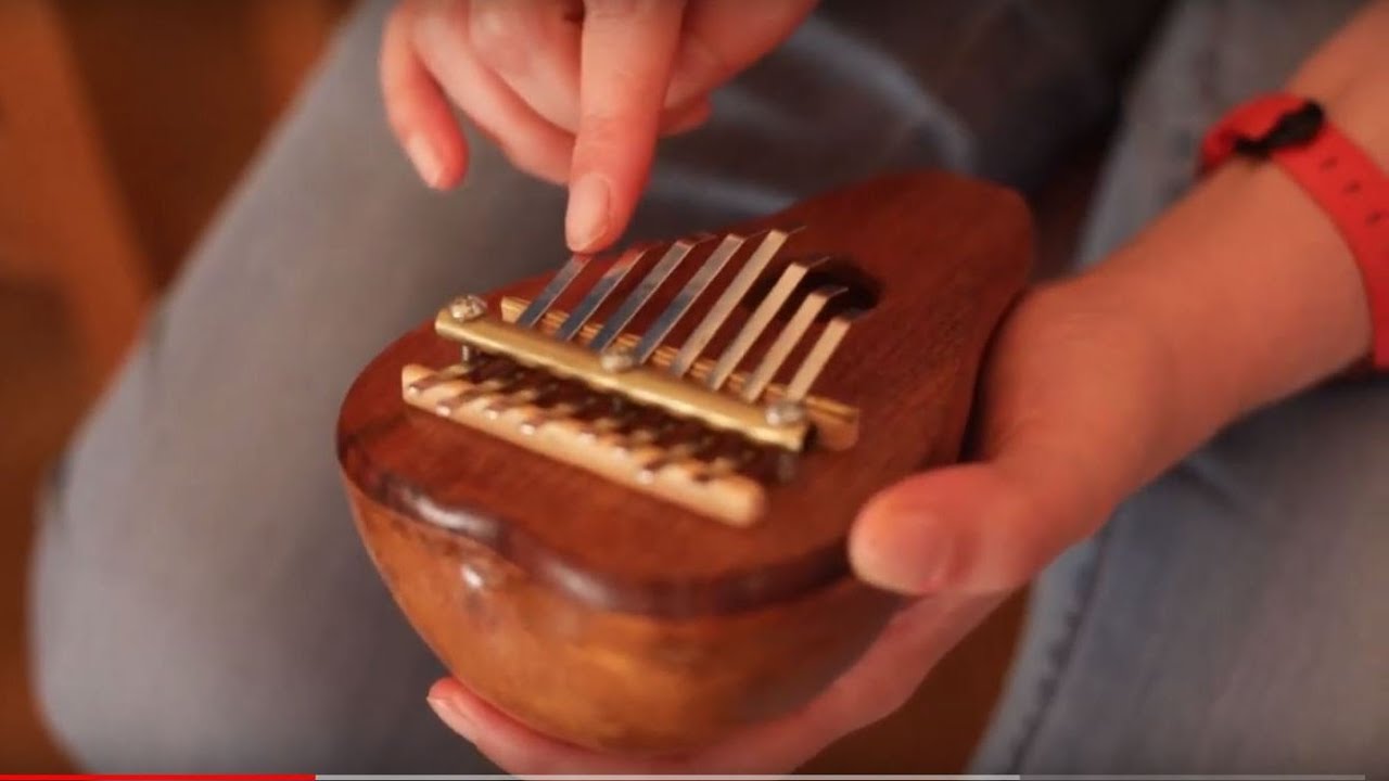 בתוך לבבי חבוי גן בקליפת אגוז - קהילת כפר רפאל