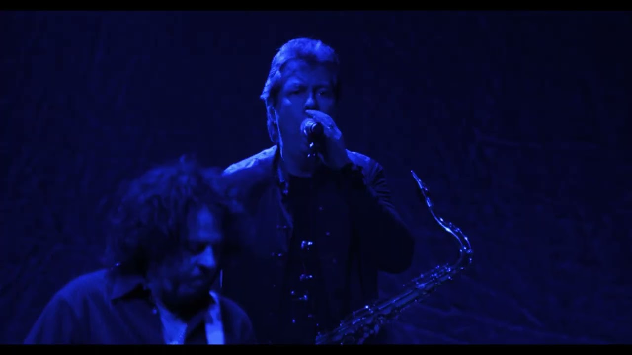 Toto - Stranger In Town - 40 Tours Around The Sun (2018) (Audio DTS 5.1)