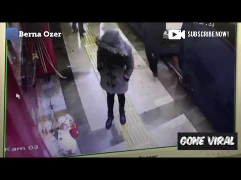 Cruel woman hits cat, steals it's blanket in Turkey