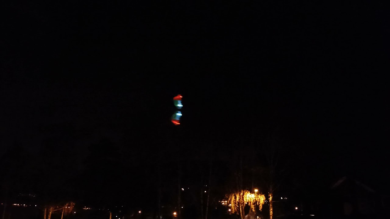 DIY kite illuminated (Wind noise)