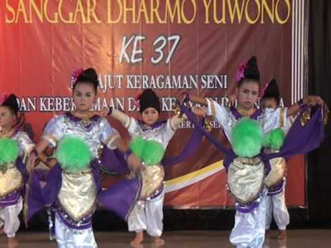 Tari Kebyok Anting anting