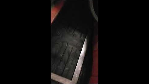 Nigel the 1977 MGB roadster pedal Box removal