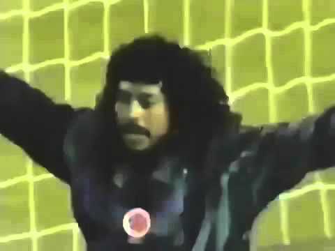 Вратарь удар скорпиона Рене Игита