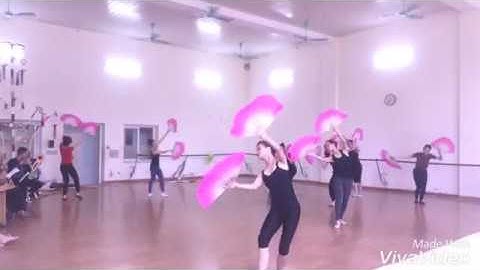 Múa Quạt Dân Gian Việt Nam | Học Viện múa VN | LeC Dance Studio