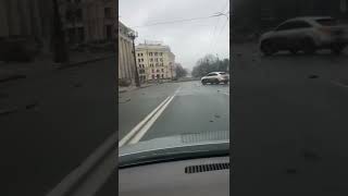 Россия нанесла удар по центральной площади Харькова. Повреждены здания