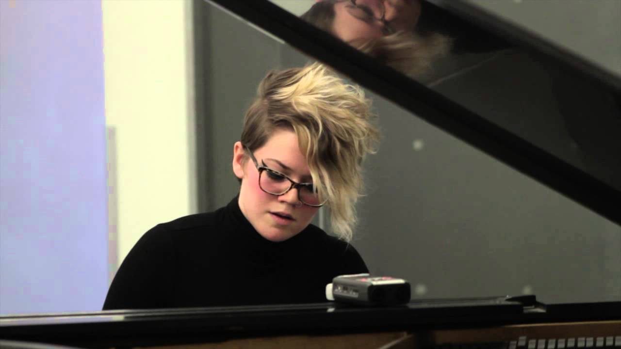 I Hear Voices: Alicia Walter 