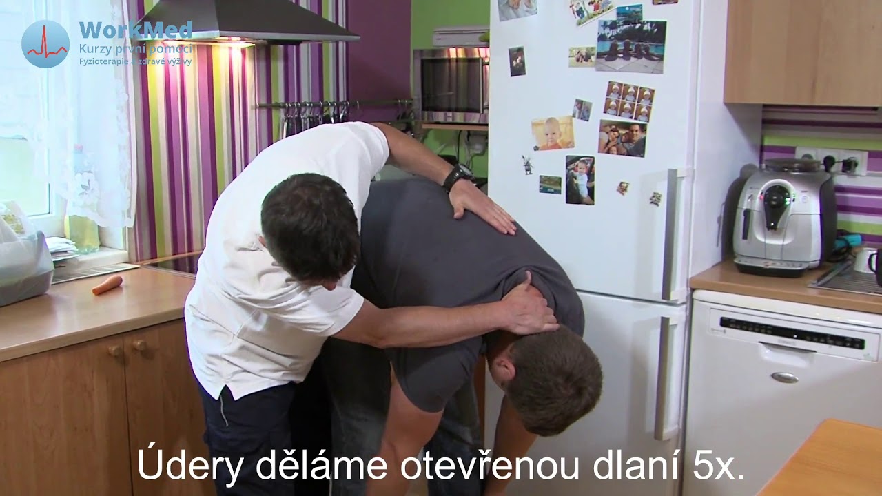 První pomoc při dušení - jak reagovat při obstrukci dýchacích cest. Poradíme!