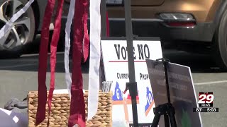 How the ‘yes’ and ‘no’ redistricting campaigns are working to mobilize younger voters