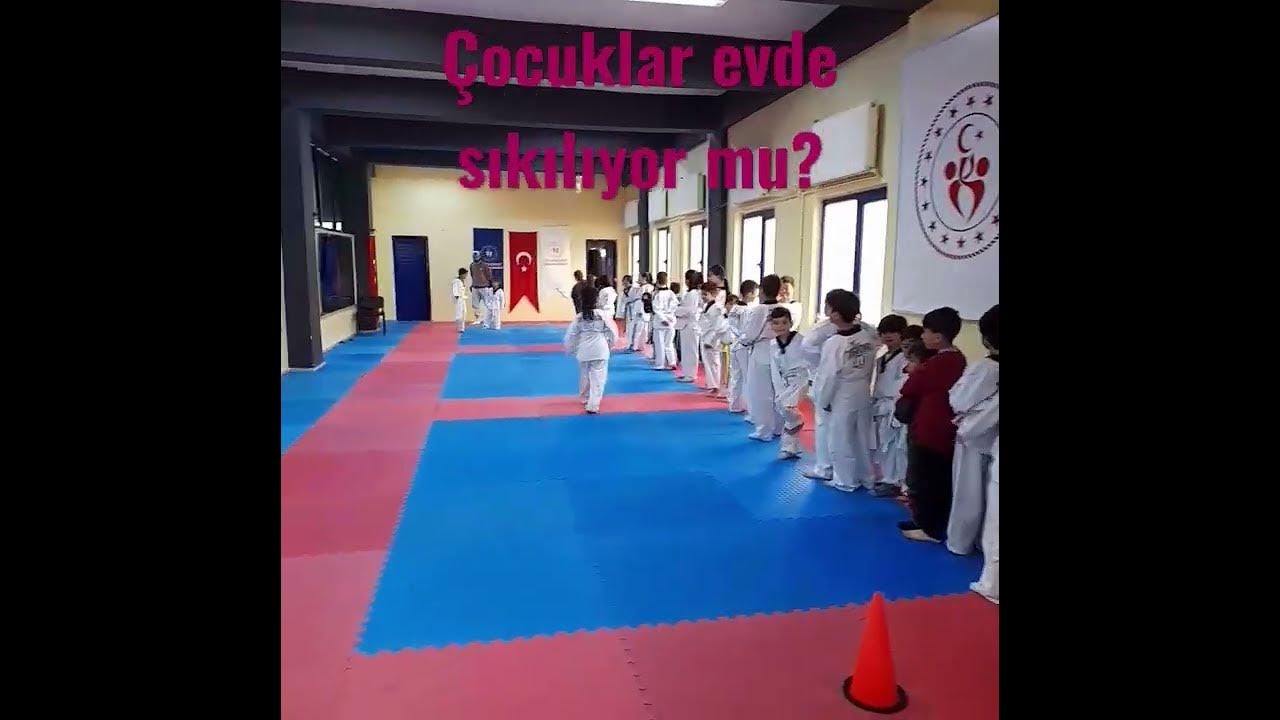 Gençlik ve Spor Bakanlığının her İl ve İlçede spor salonları var ...