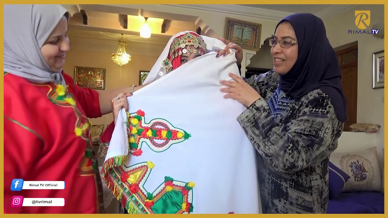 بمناسبة إيض إيناير.. رمال تيفي تقدم لكم طريقة ارتداء اللباس الأمازيغي الأصيل